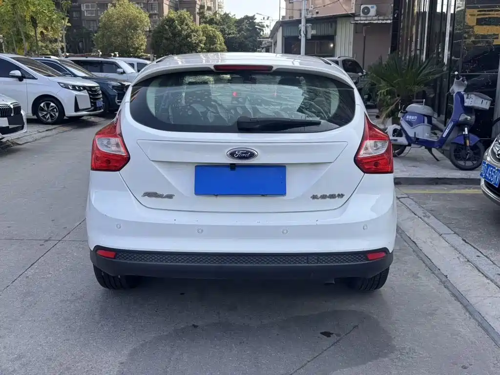 Ford Focus — миниатюра 5
