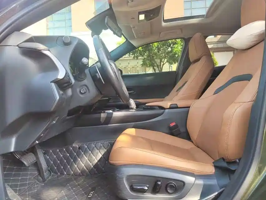 Lexus UX New Energy — миниатюра 3