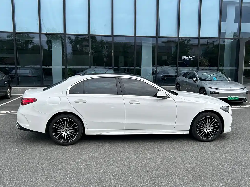 Mercedes-Benz C-Class — миниатюра 15