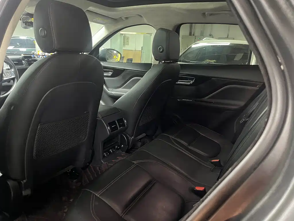 Jaguar F-PACE — миниатюра 5