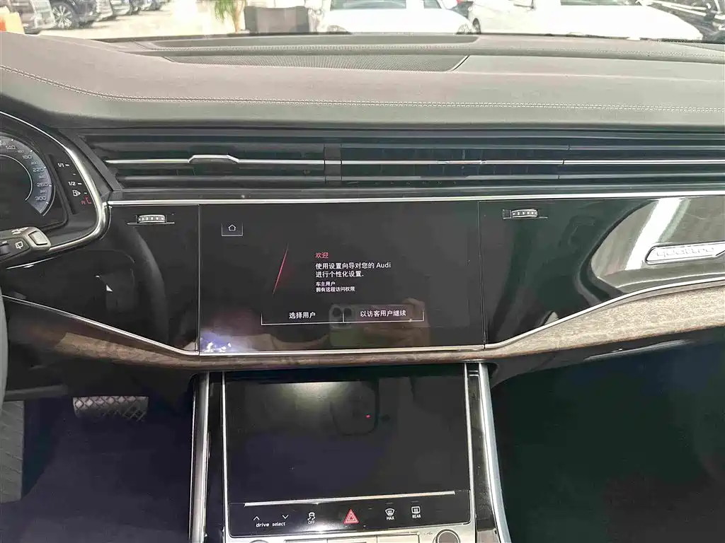 Audi Q7 — миниатюра 9