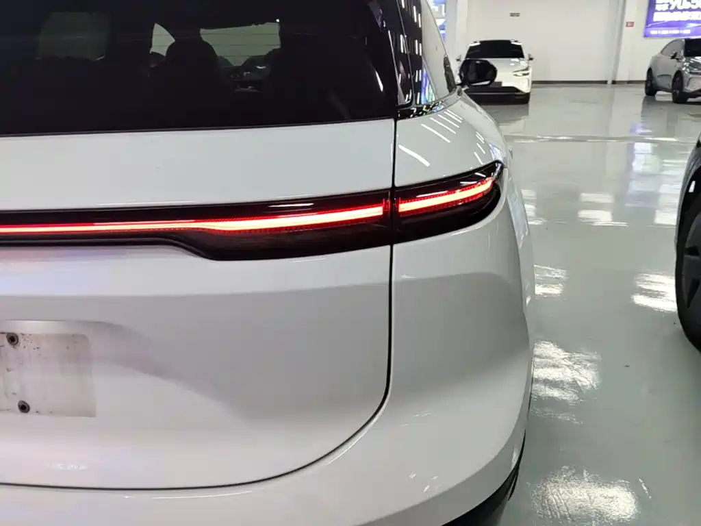 NIO ES6 — миниатюра 8