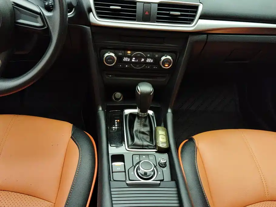 Mazda 3 Axela — миниатюра 16