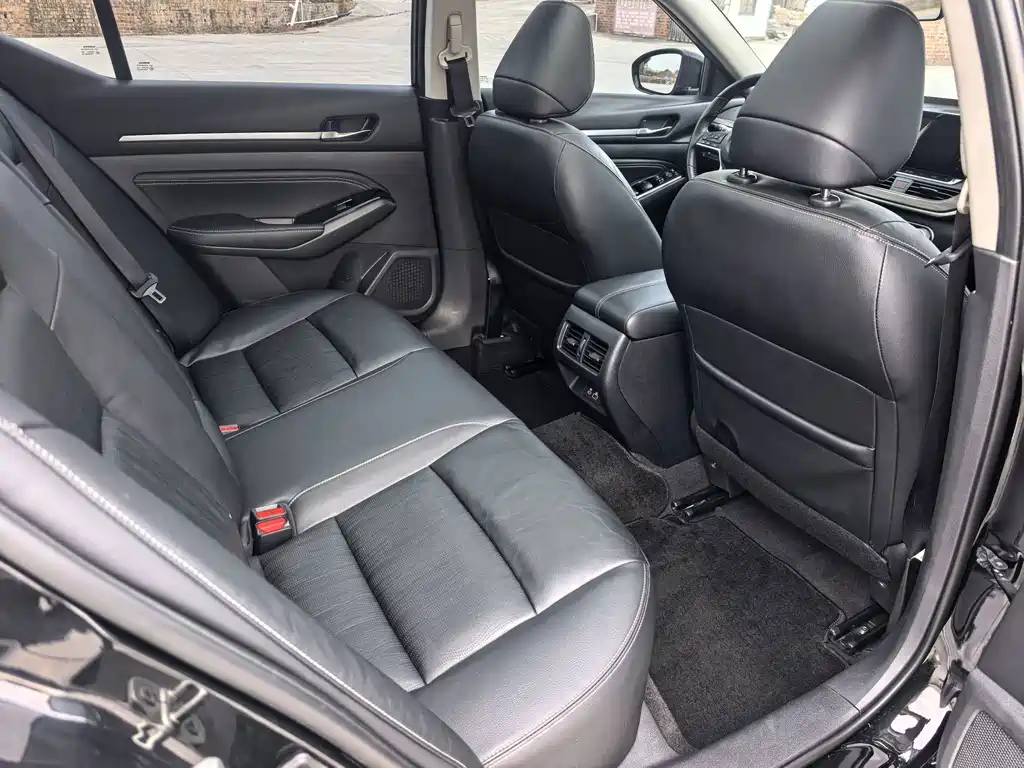 Nissan Teana — миниатюра 11