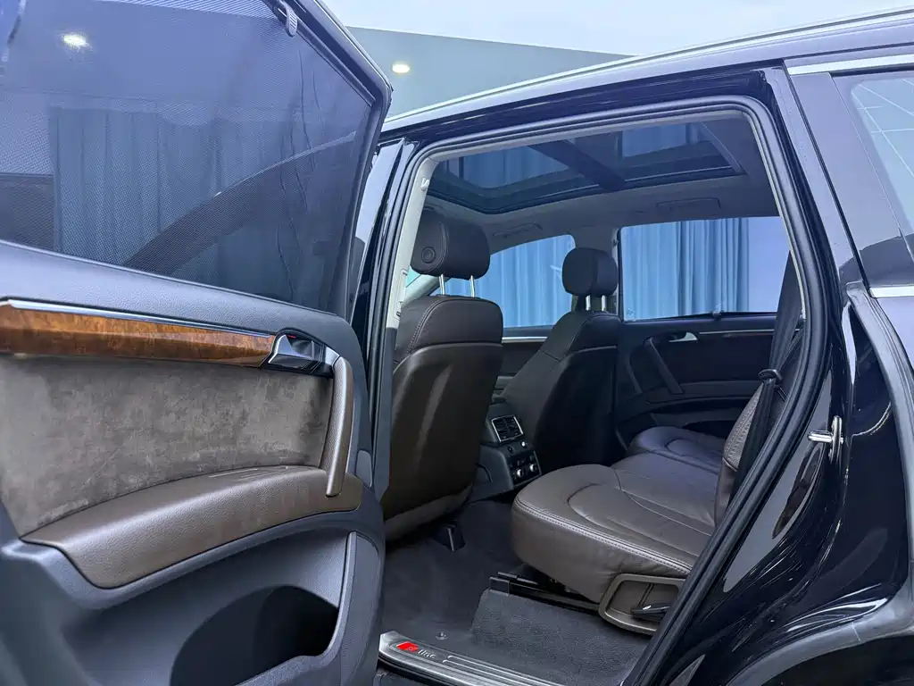 Audi Q7 — миниатюра 6