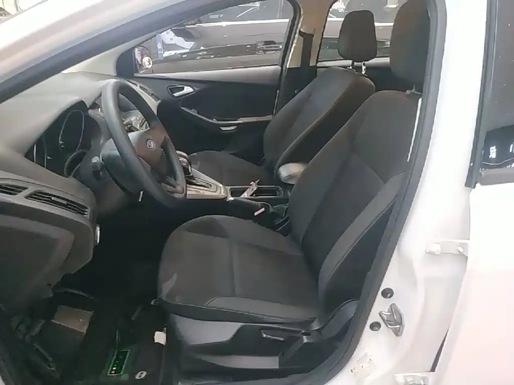 Ford Focus — миниатюра 15