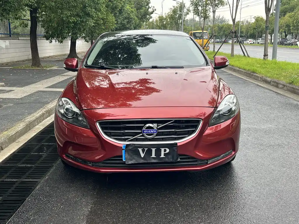 Volvo V40 — миниатюра 2