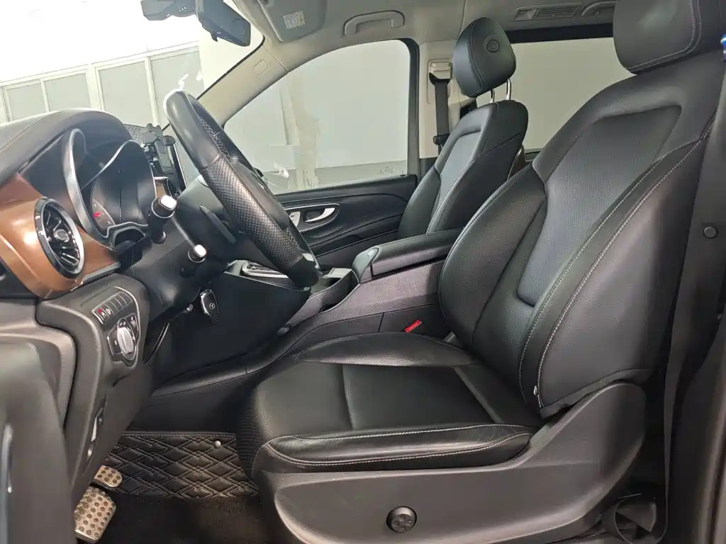 Mercedes-Benz V-Class — миниатюра 11