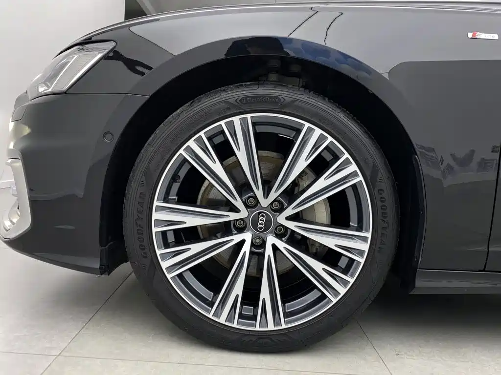 Audi A6L — миниатюра 7