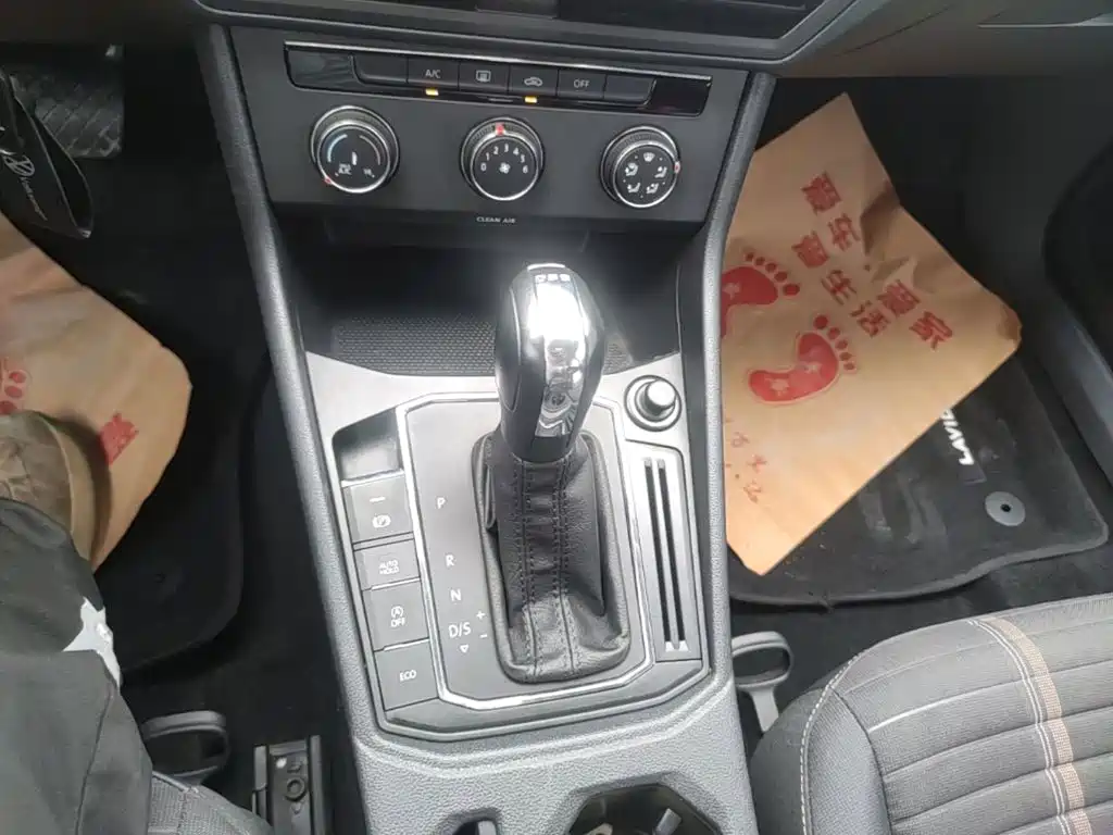 Volkswagen Lavida — миниатюра 14