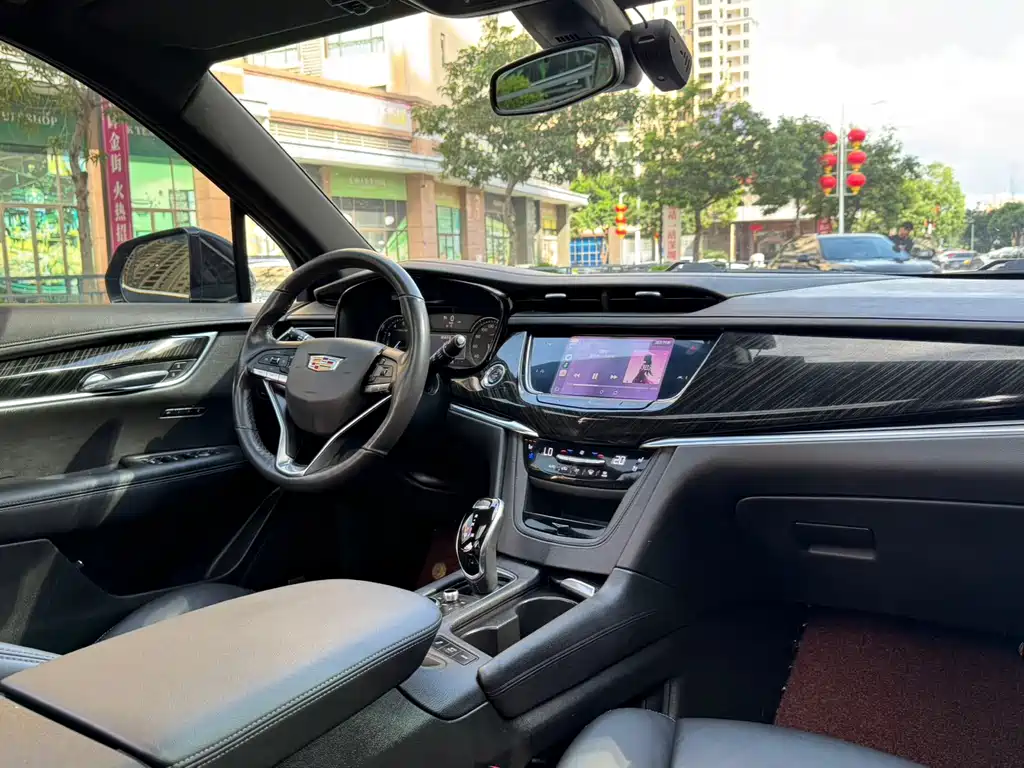 Cadillac XT6 — миниатюра 12