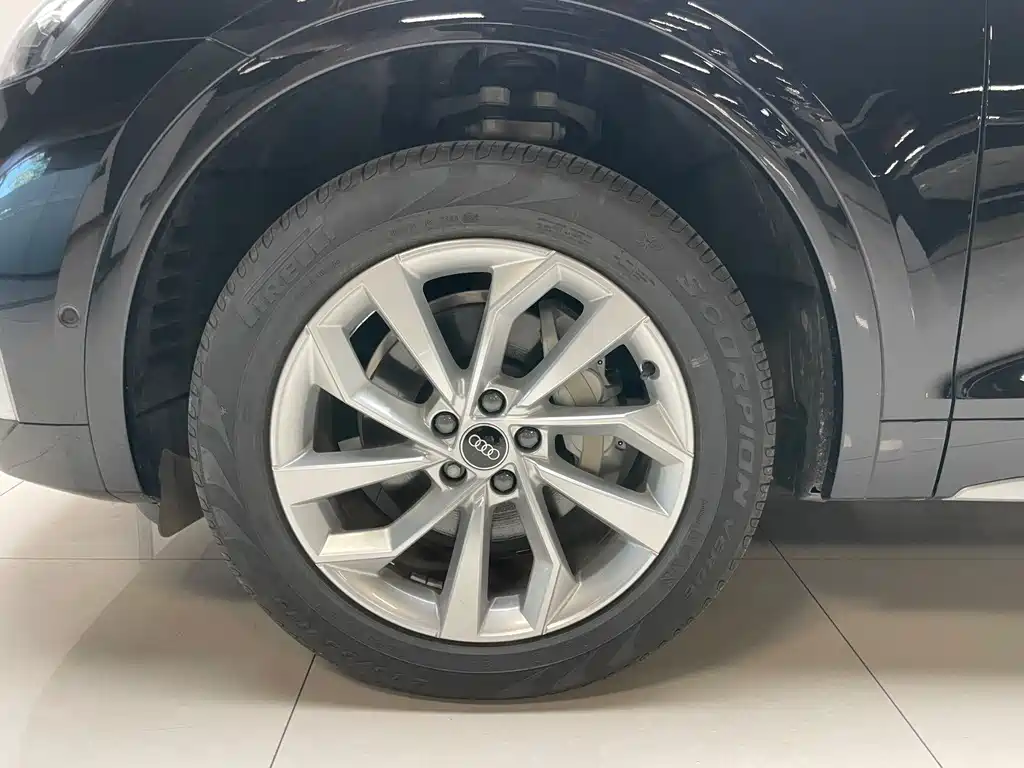 Audi Q5L — миниатюра 25