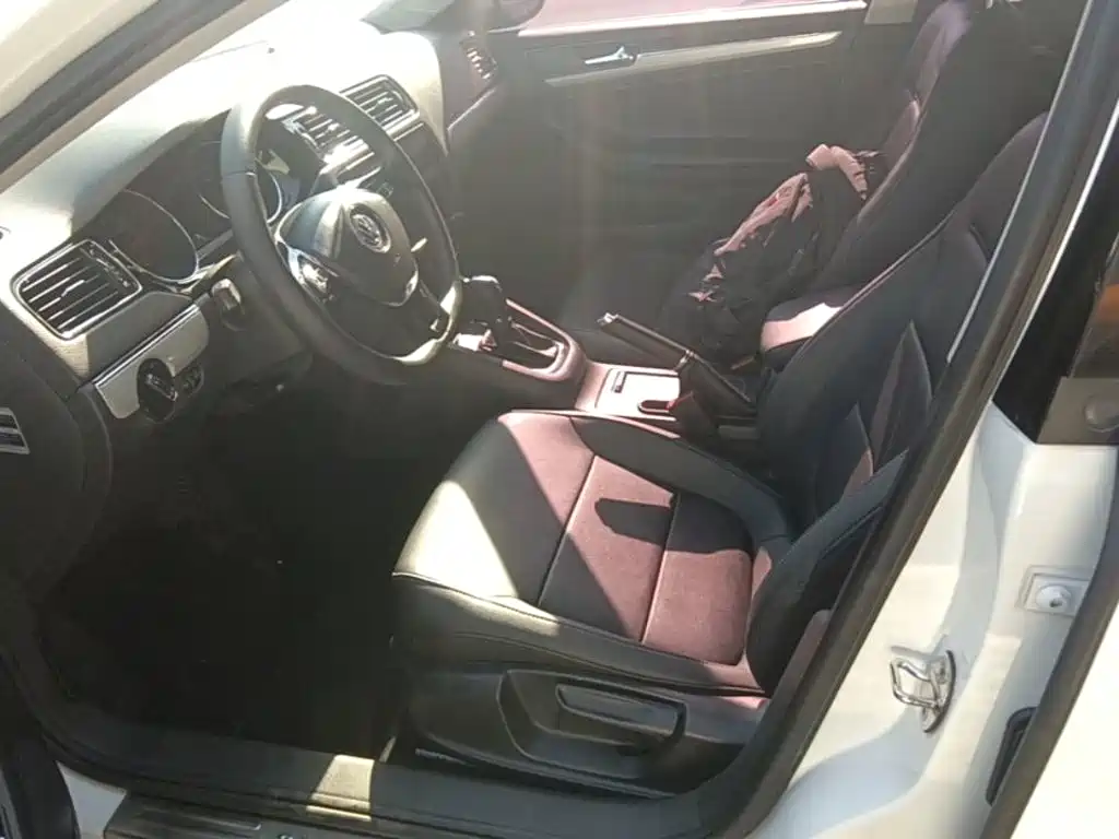 Volkswagen Sagitar — миниатюра 20
