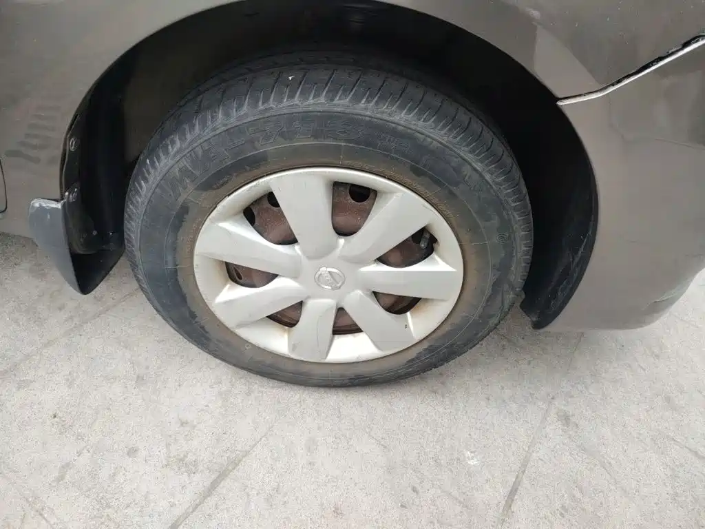Nissan Sunny — миниатюра 24