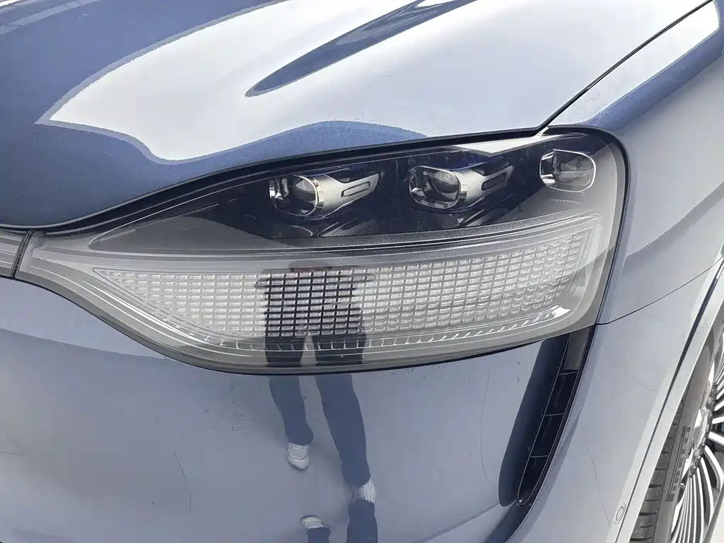 AITO ASK THE WORLD M9