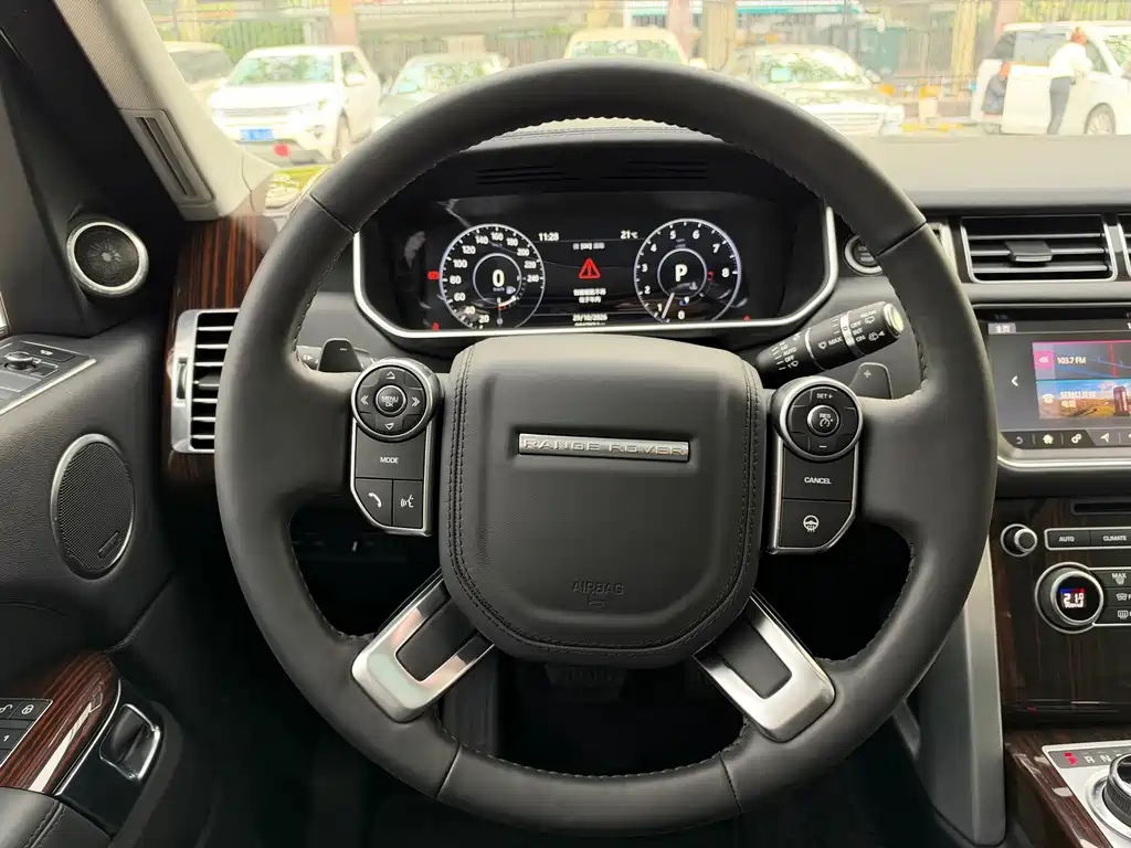 Land Rover Range Rover — миниатюра 17