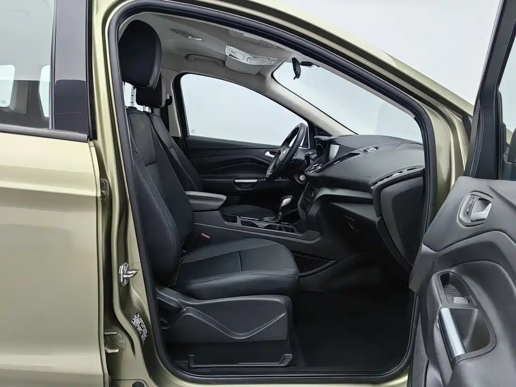 Ford Kuga — миниатюра 23