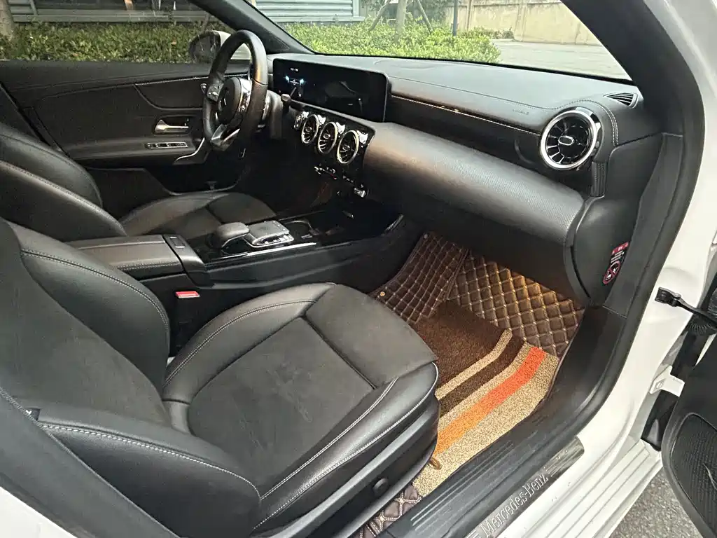 Mercedes-Benz A-Class — миниатюра 7