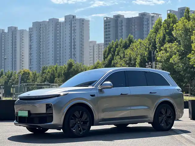 Li Auto L8