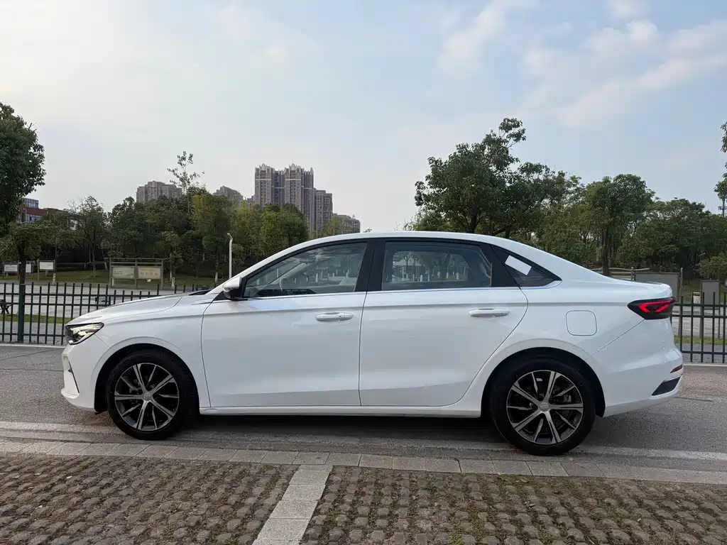 Geely Emgrand — миниатюра 8