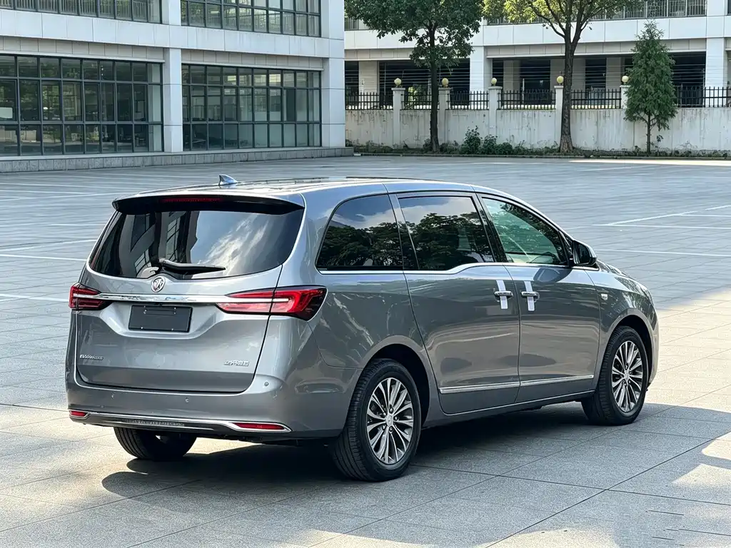 Buick GL8 — миниатюра 7