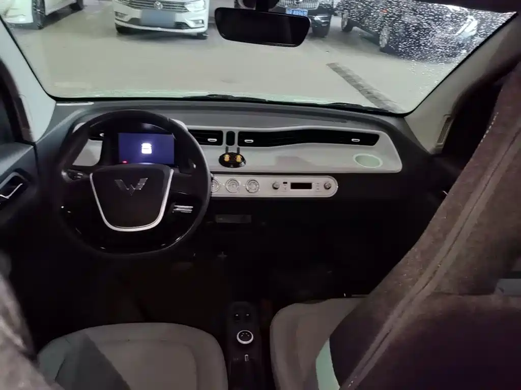 Wuling MINIEV — миниатюра 10