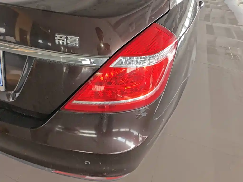 Geely Emgrand — миниатюра 8