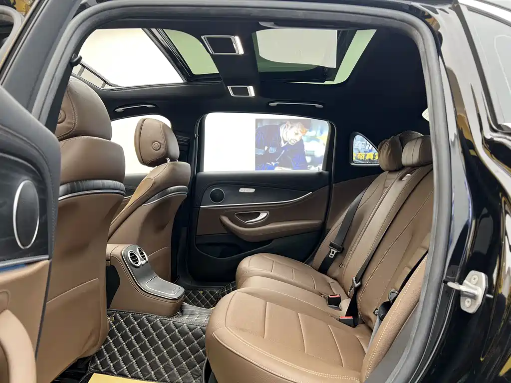 Mercedes-Benz E-Class E 2022 E 300 L Sport Fashion