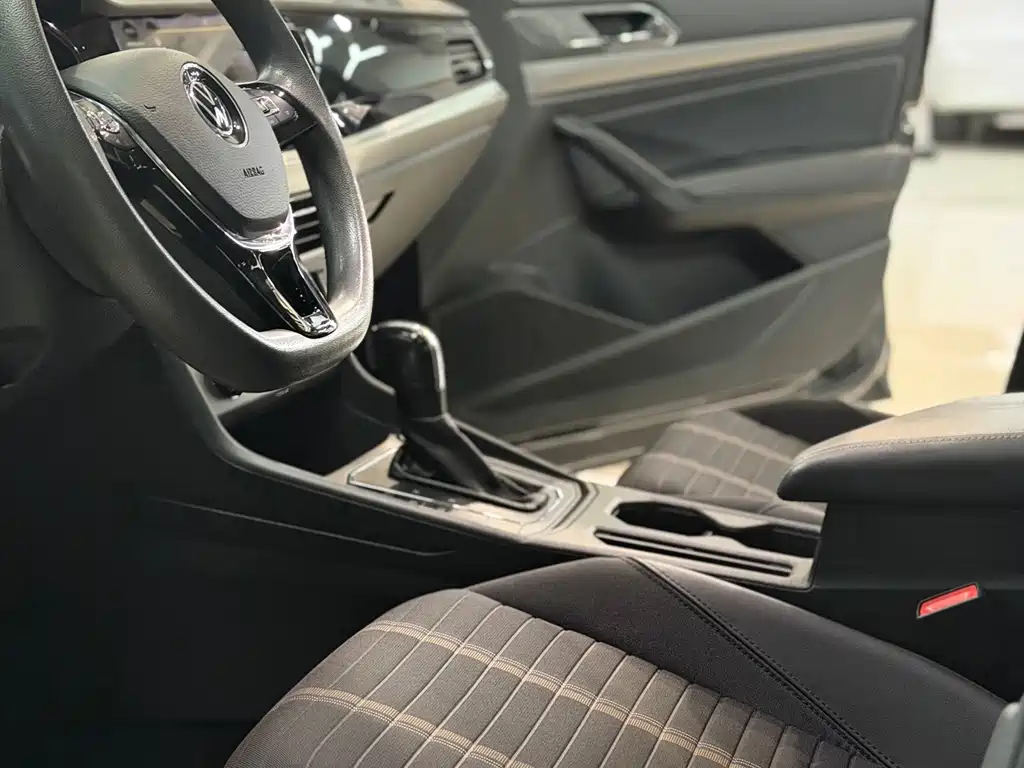 Volkswagen Lavida — миниатюра 7