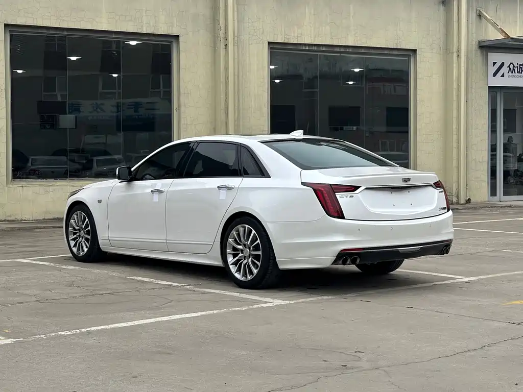 CADILLAC CT6
