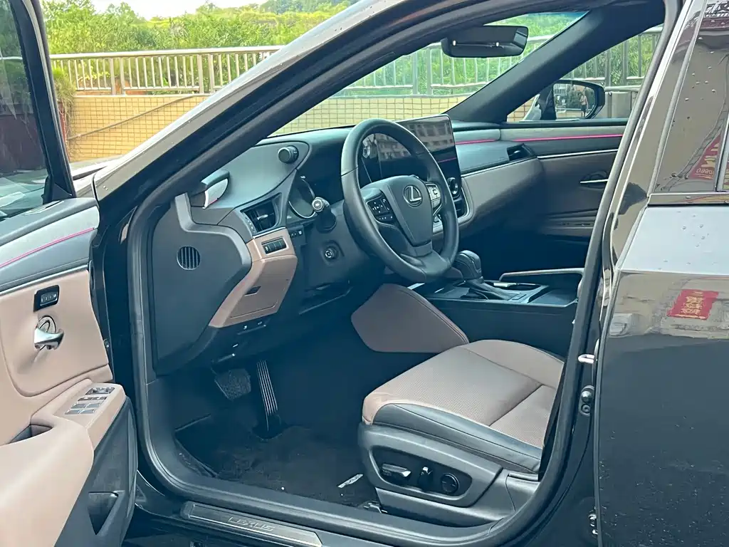 Lexus ES — миниатюра 11