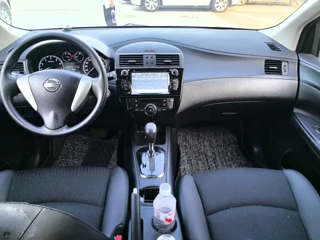 Nissan Tiida — миниатюра 5
