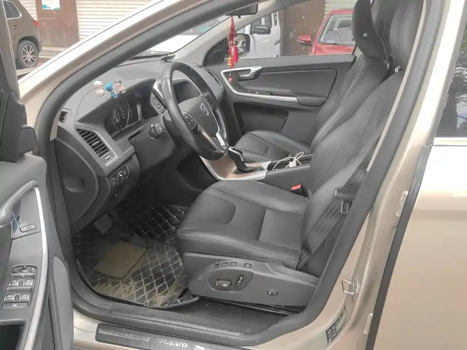 Volvo XC60 — миниатюра 9