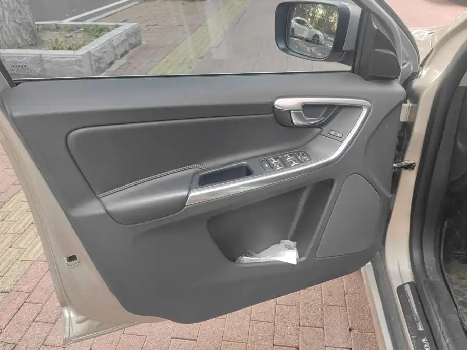 Volvo XC60 — миниатюра 7