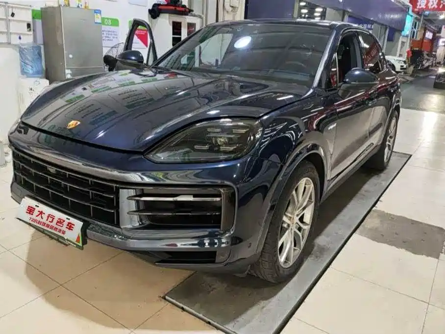 Porsche Cayenne Hybrid 2024