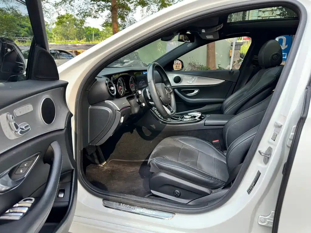 Mercedes-Benz E-Class — миниатюра 9