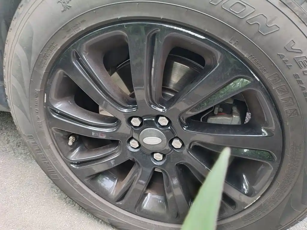 Land Rover Discovery Sport — миниатюра 8