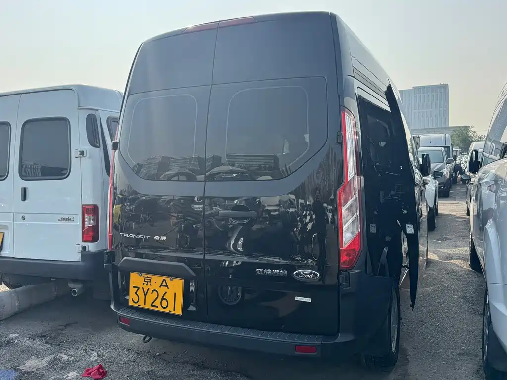 Ford Transit — миниатюра 16