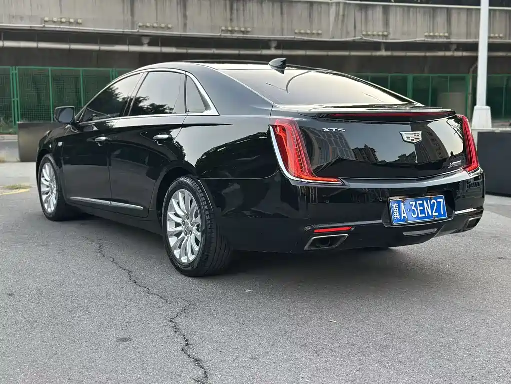 Cadillac XTS — миниатюра 4
