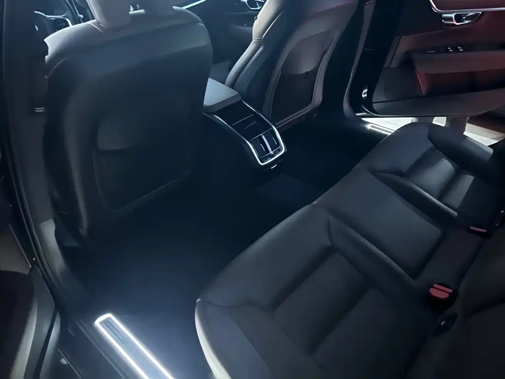 Volvo S90 — миниатюра 3