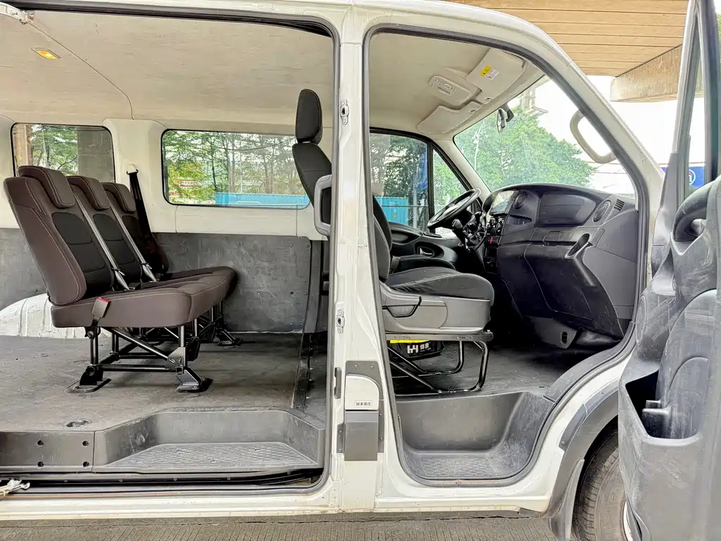 IVECO Ousheng — миниатюра 11