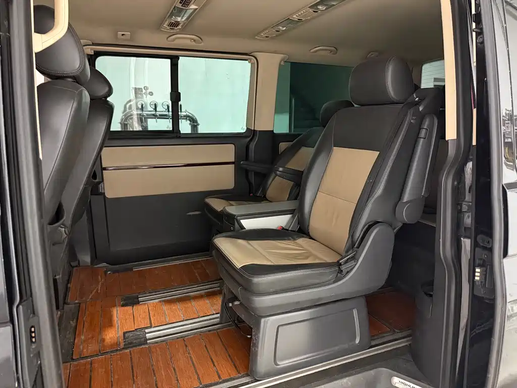 Volkswagen Multivan — миниатюра 9