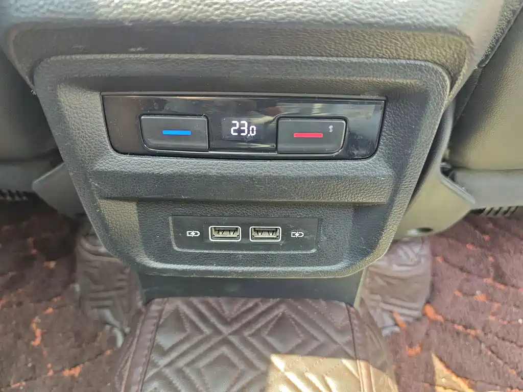 Volkswagen Tiguan L — миниатюра 12