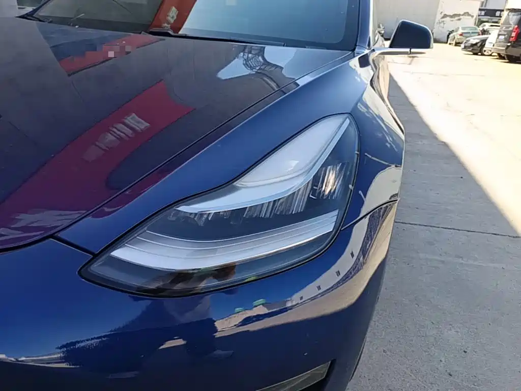 Tesla Model 3 — миниатюра 24