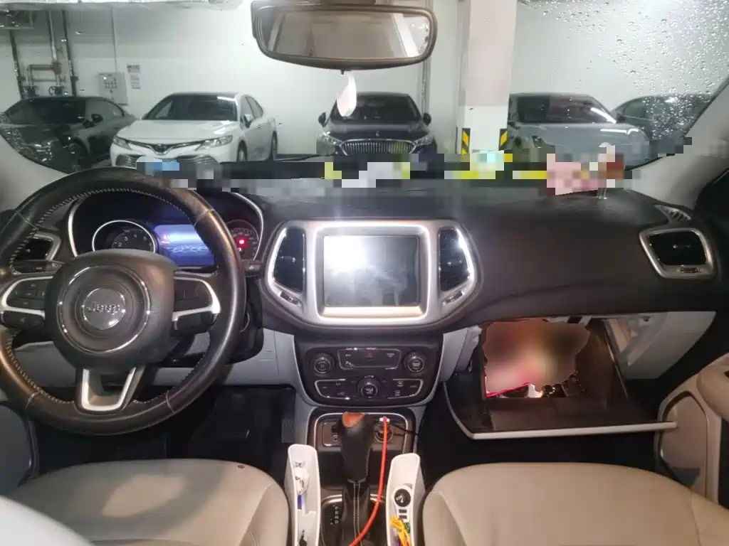 Jeep Compass — миниатюра 5