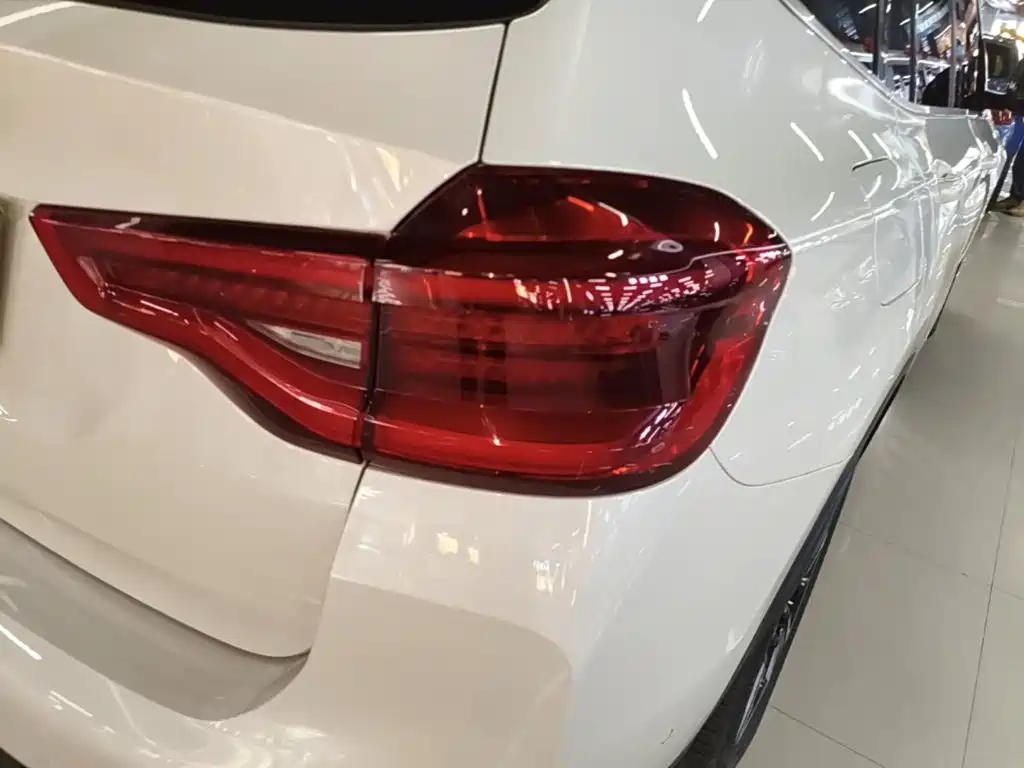 BMW iX3 — миниатюра 8