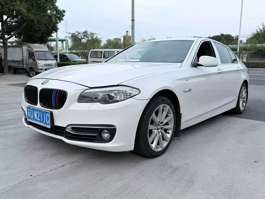 BMW 5 Series — миниатюра 3