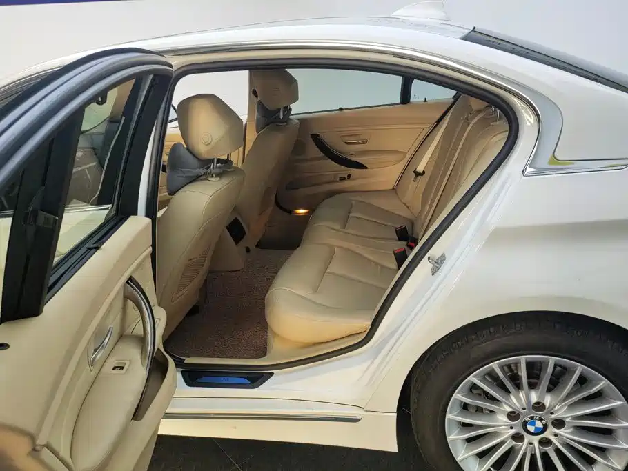 BMW 3 Series — миниатюра 11