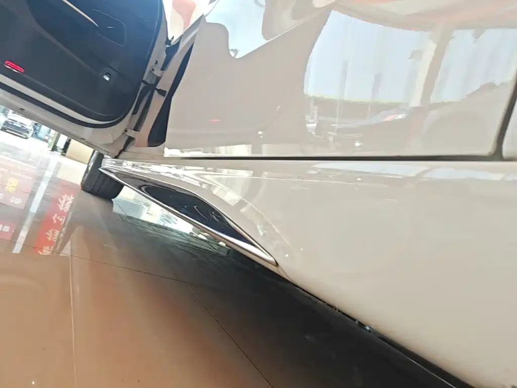 Mercedes-Benz C-Class — миниатюра 22