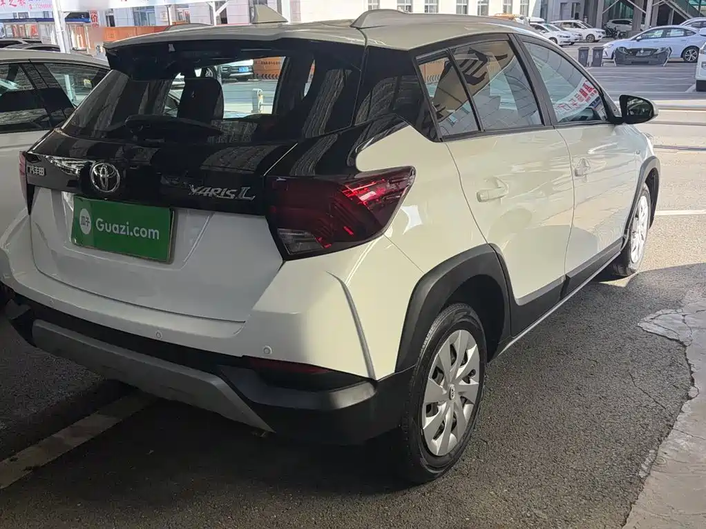 Toyota Yaris L — миниатюра 9